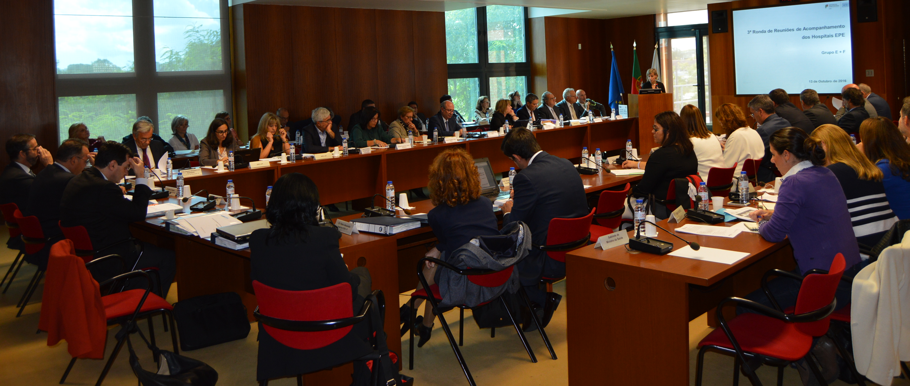 imagem do post do Ministério da Saúde reunido para acompanhamento dos hospitais do SNS