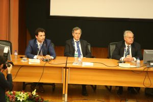Mesa com presidente e vogal da ACSS